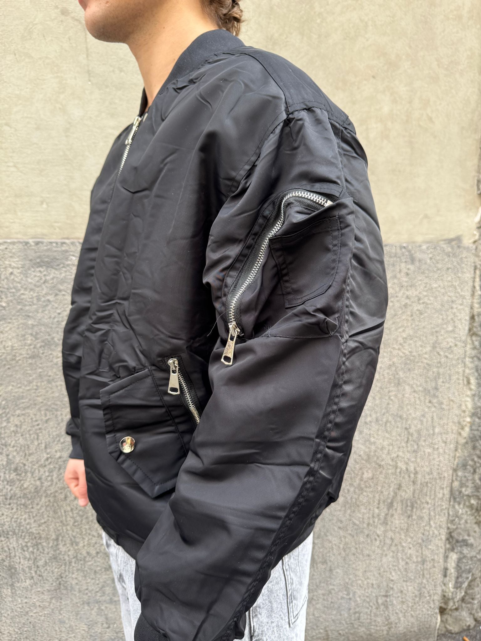 Bomber con Zip sul retro Nero